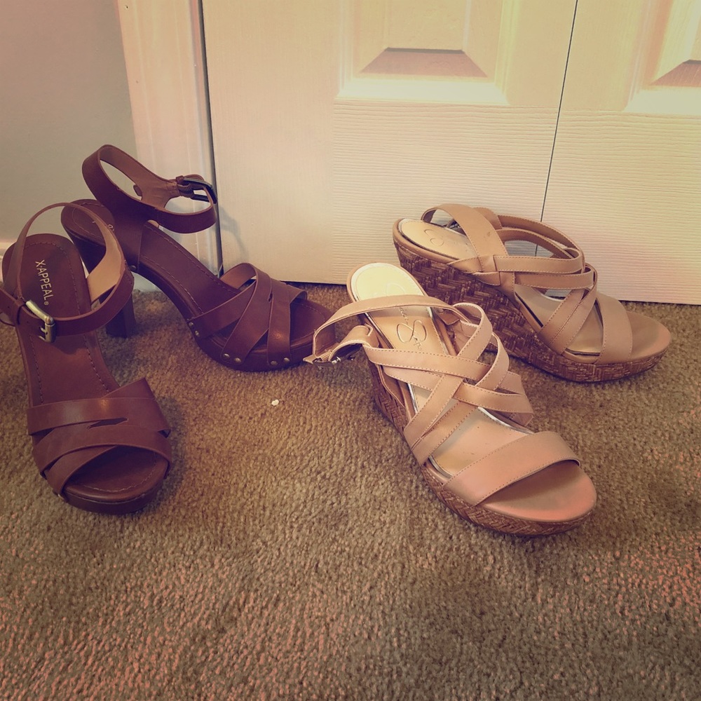 2 pairs of shoes